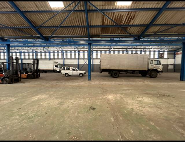 1,635M² FACTORY TO LET IN BEACONVALE